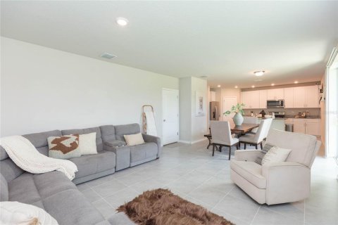 Villa ou maison à vendre à Zephyrhills, Floride: 4 chambres, 217.39 m2 № 2200319 - photo 19