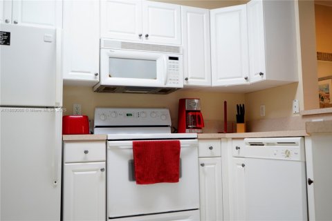 Condo in Miramar, Florida, 2 bedrooms  № 1749906 - photo 6