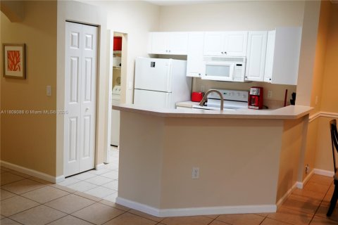 Condo in Miramar, Florida, 2 bedrooms  № 1749906 - photo 5