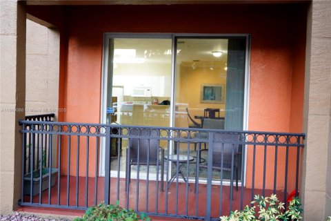 Condo in Miramar, Florida, 2 bedrooms  № 1749906 - photo 21