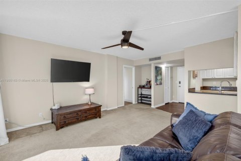 Copropriété à vendre à Pompano Beach, Floride: 2 chambres, 84.63 m2 № 1972588 - photo 4