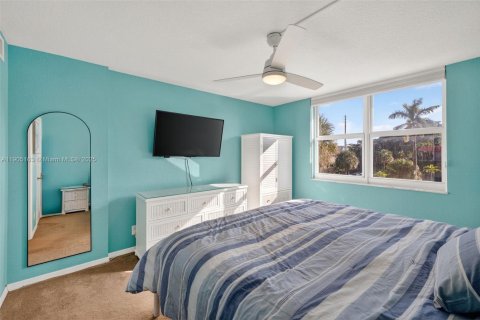 Copropriété à vendre à Pompano Beach, Floride: 2 chambres, 84.63 m2 № 1972588 - photo 27