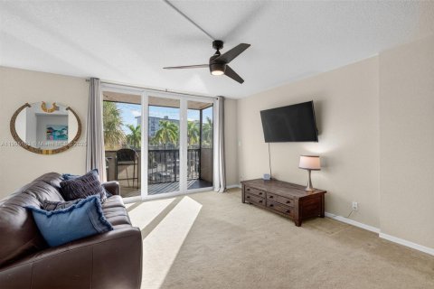 Copropriété à vendre à Pompano Beach, Floride: 2 chambres, 84.63 m2 № 1972588 - photo 2