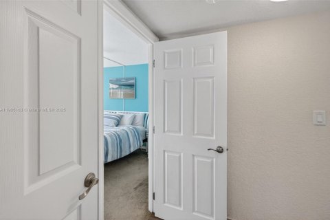 Copropriété à vendre à Pompano Beach, Floride: 2 chambres, 84.63 m2 № 1972588 - photo 30