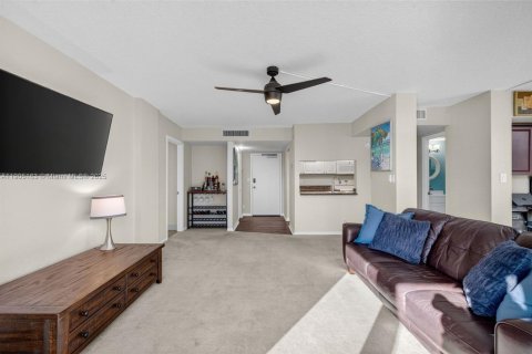 Copropriété à vendre à Pompano Beach, Floride: 2 chambres, 84.63 m2 № 1972588 - photo 8