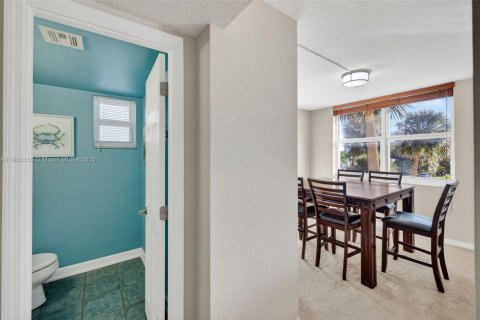 Copropriété à vendre à Pompano Beach, Floride: 2 chambres, 84.63 m2 № 1972588 - photo 21