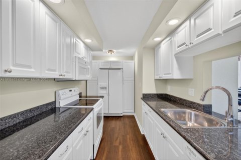 Copropriété à vendre à Pompano Beach, Floride: 2 chambres, 84.63 m2 № 1972588 - photo 14