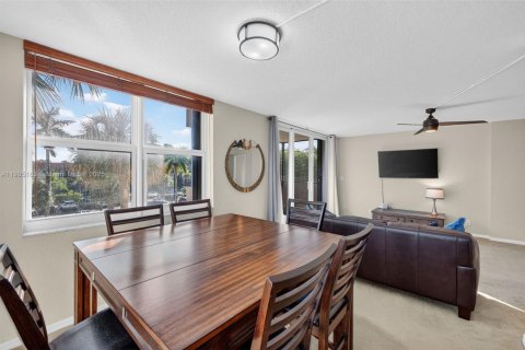 Copropriété à vendre à Pompano Beach, Floride: 2 chambres, 84.63 m2 № 1972588 - photo 17