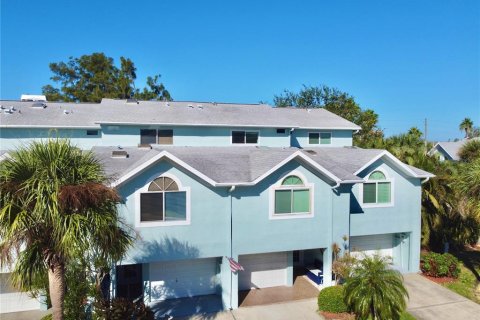 Touwnhouse à Indian Rocks Beach, Floride 3 chambres, 145.48 m2 № 2138692
