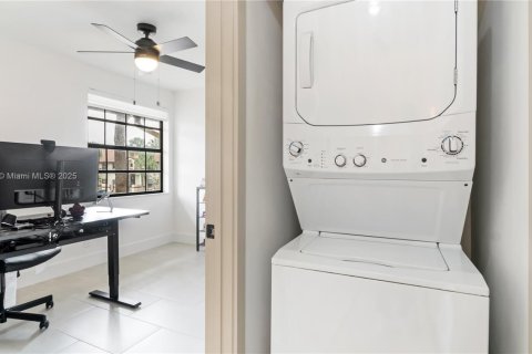 Купить кондоминиум в Дирфилд-Бич, Флорида 2 спальни, 102.19м2, № 1438578 - фото 24