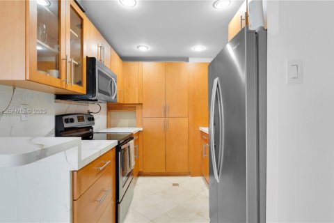 Купить кондоминиум в Майами, Флорида 1 спальня, 79.99м2, № 1982199 - фото 14