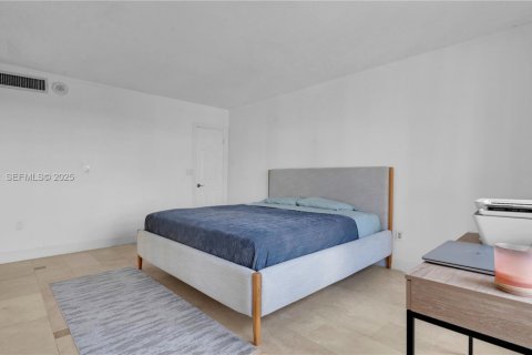 Купить кондоминиум в Майами, Флорида 1 спальня, 79.99м2, № 1982199 - фото 16