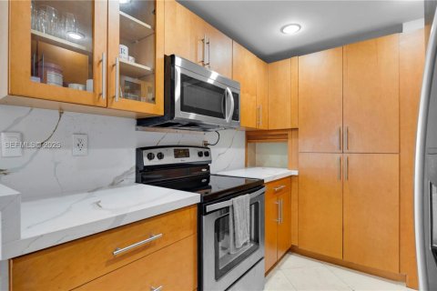 Купить кондоминиум в Майами, Флорида 1 спальня, 79.99м2, № 1982199 - фото 13