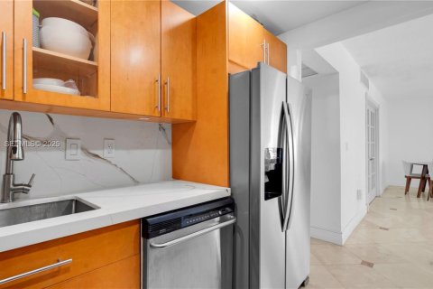 Купить кондоминиум в Майами, Флорида 1 спальня, 79.99м2, № 1982199 - фото 11