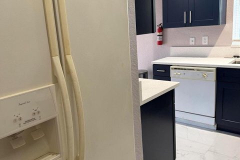 Снять в аренду таунхаус в Санрайз, Флорида 3 комнаты, 175.31м2, № 2087938 - фото 20