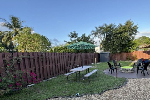 Снять в аренду виллу или дом в Халландейл-Бич, Флорида 2 спальни, 144.93м2, № 2004671 - фото 24