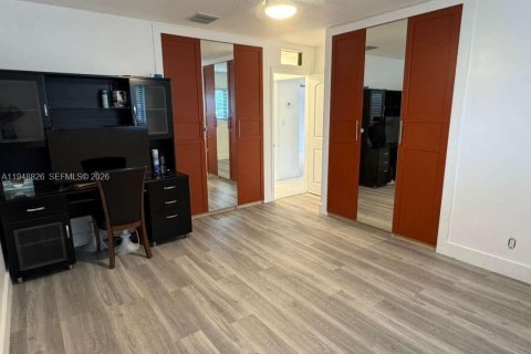 Снять в аренду виллу или дом в Халландейл-Бич, Флорида 2 спальни, 144.93м2, № 2004671 - фото 14