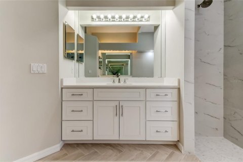 Casa en venta en Tampa, Florida, 4 dormitorios, 201.13 m2 № 1514214 - foto 27