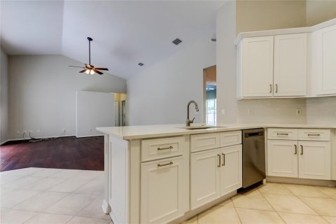 Casa en venta en Tampa, Florida, 4 dormitorios, 201.13 m2 № 1514214 - foto 15