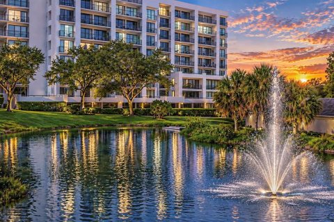 Condo in Belleair, Florida, 2 bedrooms  № 2384053 - photo 2