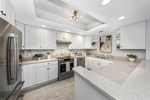 Condo in Belleair, Florida, 2 bedrooms  № 2384053 - photo 14