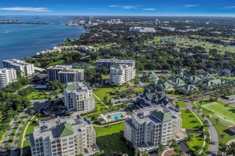 Condo in Belleair, Florida, 2 bedrooms  № 2384053 - photo 4