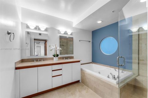 Condominio en venta en Miami Beach, Florida, 2 dormitorios, 142.14 m2 № 2020178 - foto 27