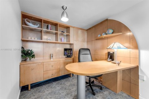 Condominio en venta en Miami Beach, Florida, 2 dormitorios, 142.14 m2 № 2020178 - foto 10