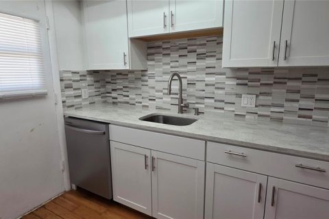 Condo in Clearwater, Florida, 2 bedrooms  № 2391580 - photo 3