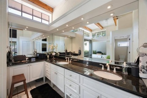 House in Lutz, Florida 4 bedrooms, 286.79 sq.m. № 1803279 - photo 29