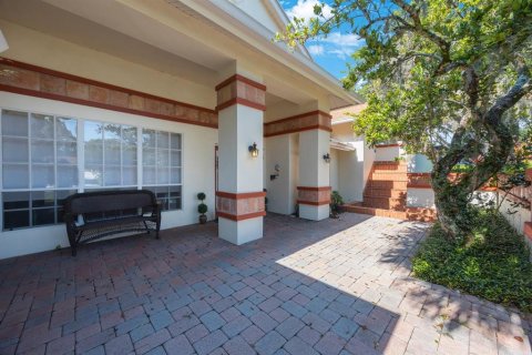 House in Lutz, Florida 4 bedrooms, 286.79 sq.m. № 1803279 - photo 4