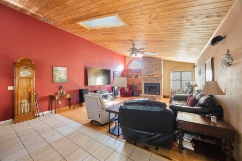 House in Lutz, Florida 4 bedrooms, 286.79 sq.m. № 1803279 - photo 12