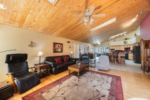 House in Lutz, Florida 4 bedrooms, 286.79 sq.m. № 1803279 - photo 17