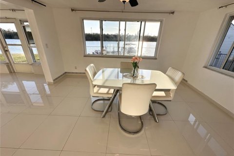 Купить виллу или дом в Холидэй, Флорида 6 комнат, 117.8м2, № 2152069 - фото 9