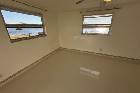 Купить виллу или дом в Холидэй, Флорида 6 комнат, 117.8м2, № 2152069 - фото 14
