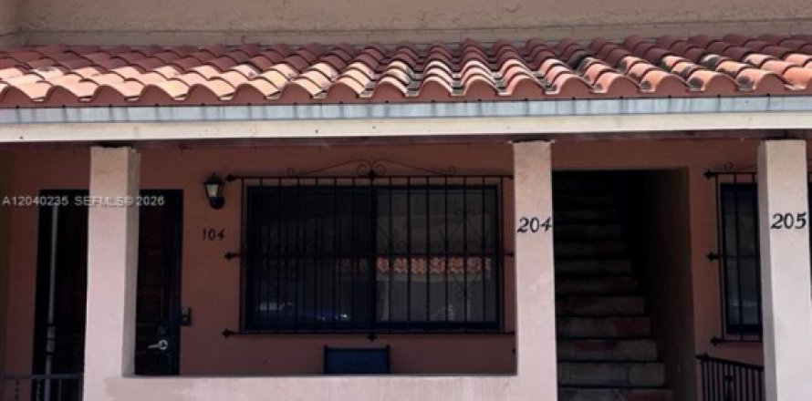 Condo in Hialeah, Florida, 2 bedrooms № 2086458