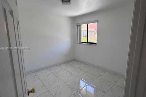 Condo in Hialeah, Florida, 2 bedrooms № 2086458 - photo 6