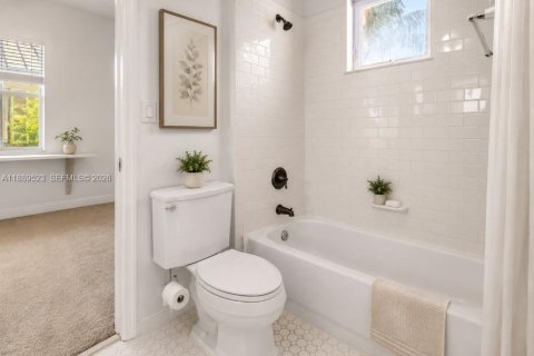 Adosado en venta en Fort Lauderdale, Florida, 3 dormitorios, 183.67 m2 № 2085032 - foto 8