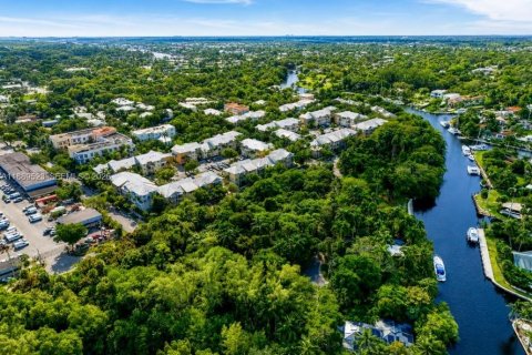 Adosado en venta en Fort Lauderdale, Florida, 3 dormitorios, 183.67 m2 № 2085032 - foto 11