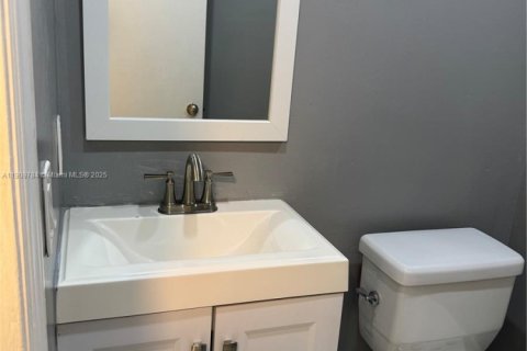 Adosado en alquiler en Miami, Florida, 3 dormitorios, 126.35 m2 № 1965454 - foto 7