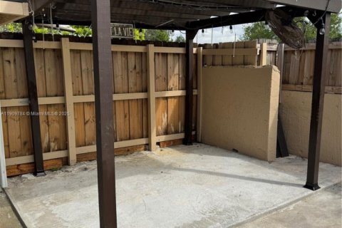 Adosado en alquiler en Miami, Florida, 3 dormitorios, 126.35 m2 № 1965454 - foto 22