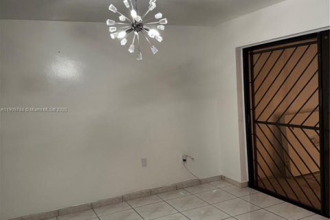 Adosado en alquiler en Miami, Florida, 3 dormitorios, 126.35 m2 № 1965454 - foto 21