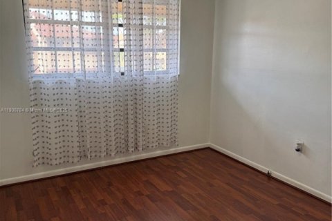 Adosado en alquiler en Miami, Florida, 3 dormitorios, 126.35 m2 № 1965454 - foto 13