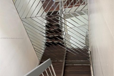 Adosado en alquiler en Miami, Florida, 3 dormitorios, 126.35 m2 № 1965454 - foto 10