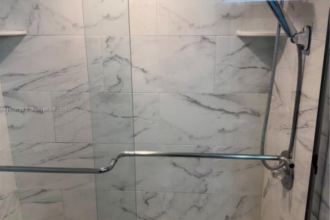 Adosado en alquiler en Miami, Florida, 3 dormitorios, 126.35 m2 № 1965454 - foto 9