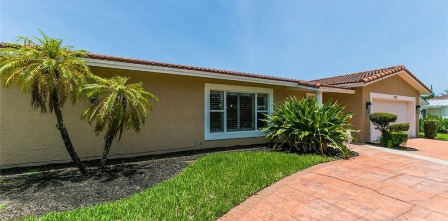 Casa en Lighthouse Point, Florida 4 dormitorios, 173.17 m2 № 1210234