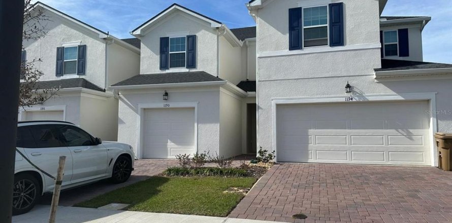 Adosado en Kissimmee, Florida 3 dormitorios, 135.64 m2 № 1684532