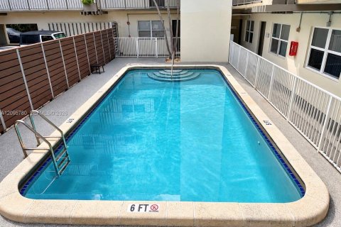 Copropriété à louer à Fort Lauderdale, Floride: 1 chambre, 53.88 m2 № 2385053 - photo 21