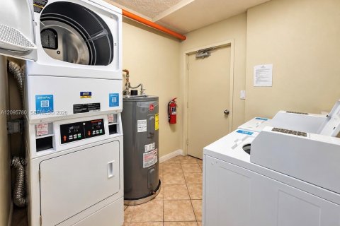 Copropriété à louer à Fort Lauderdale, Floride: 1 chambre, 53.88 m2 № 2385053 - photo 23