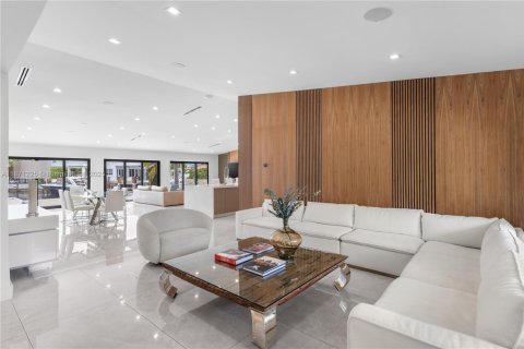Купить виллу или дом в Норт-Майами-Бич, Флорида 4 спальни, 272.95м2, № 1923097 - фото 15